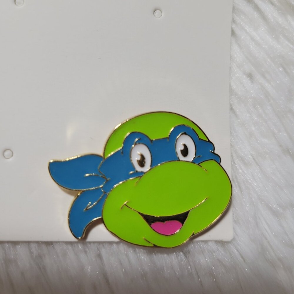 TMNT Pin Set - Picture 7 of 7
